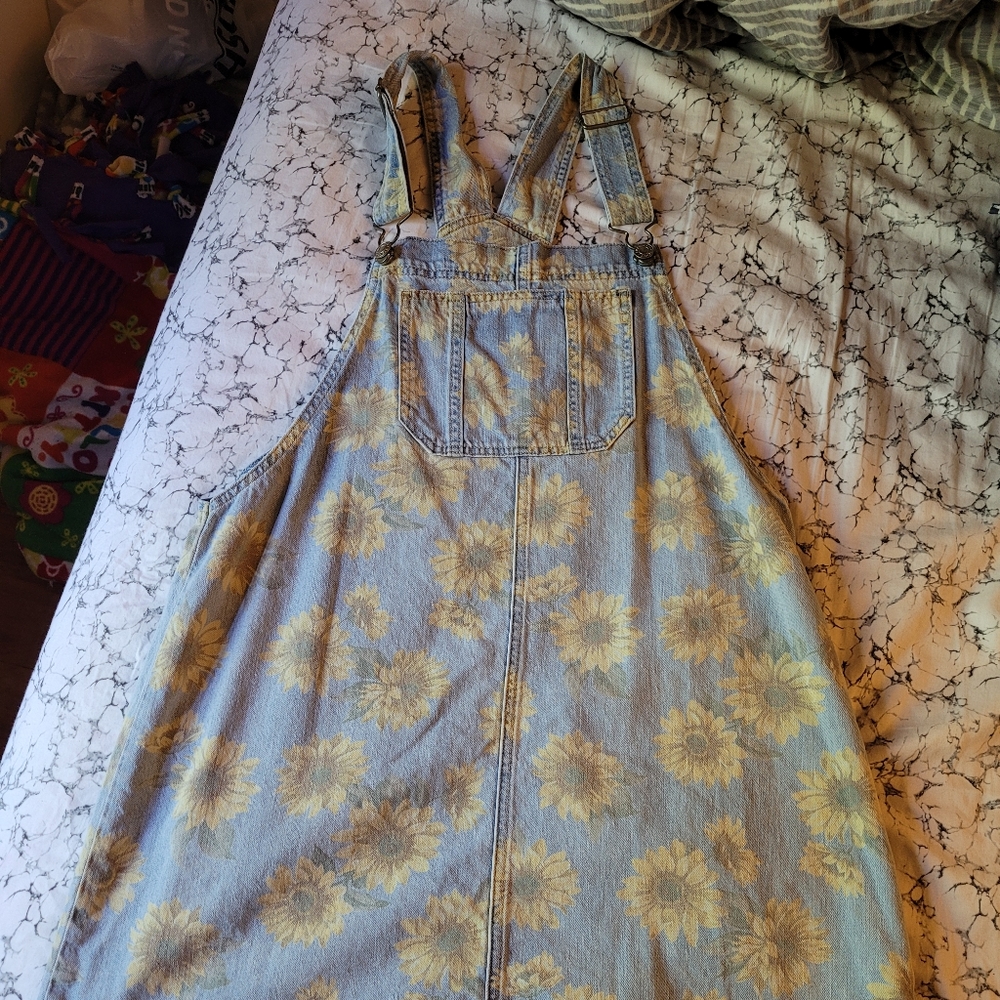 American Eagle Mini Denim Sunflower Dress -- perfect for fall!